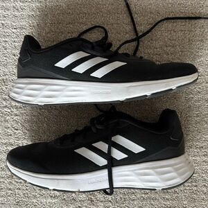 Like New Adidas Lightmotion black shoes!